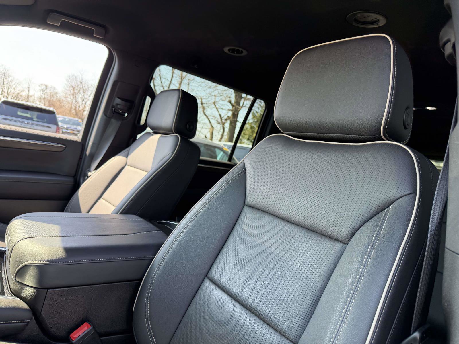 Certified 2025 Chevrolet Suburban Premier AWD/4WD image 12