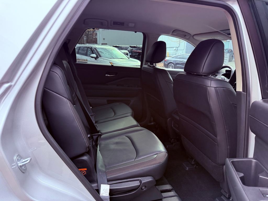 Used 2023 Nissan Pathfinder SL image 30