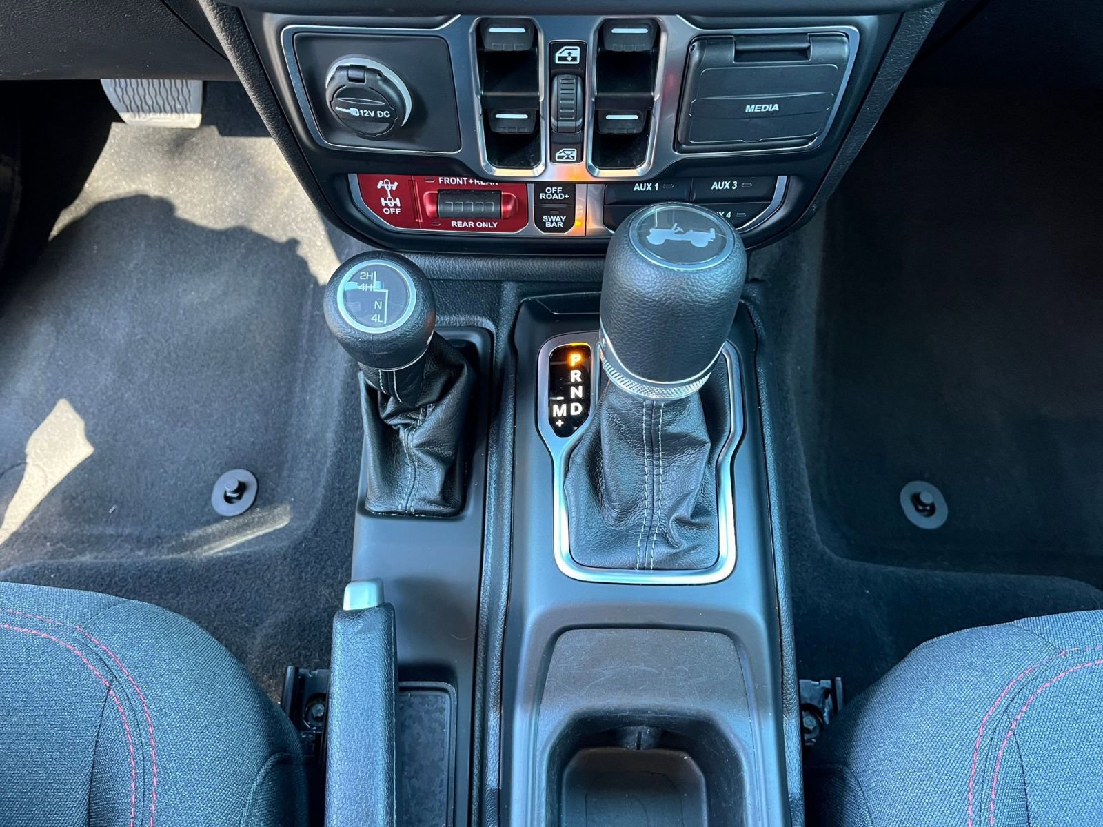 Used 2025 Jeep Wrangler Unlimited Rubicon image 40