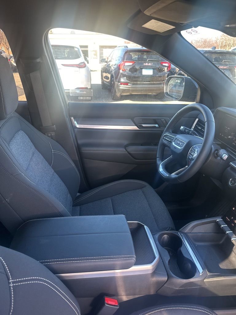 Used 2025 GMC Terrain Elevation image 9