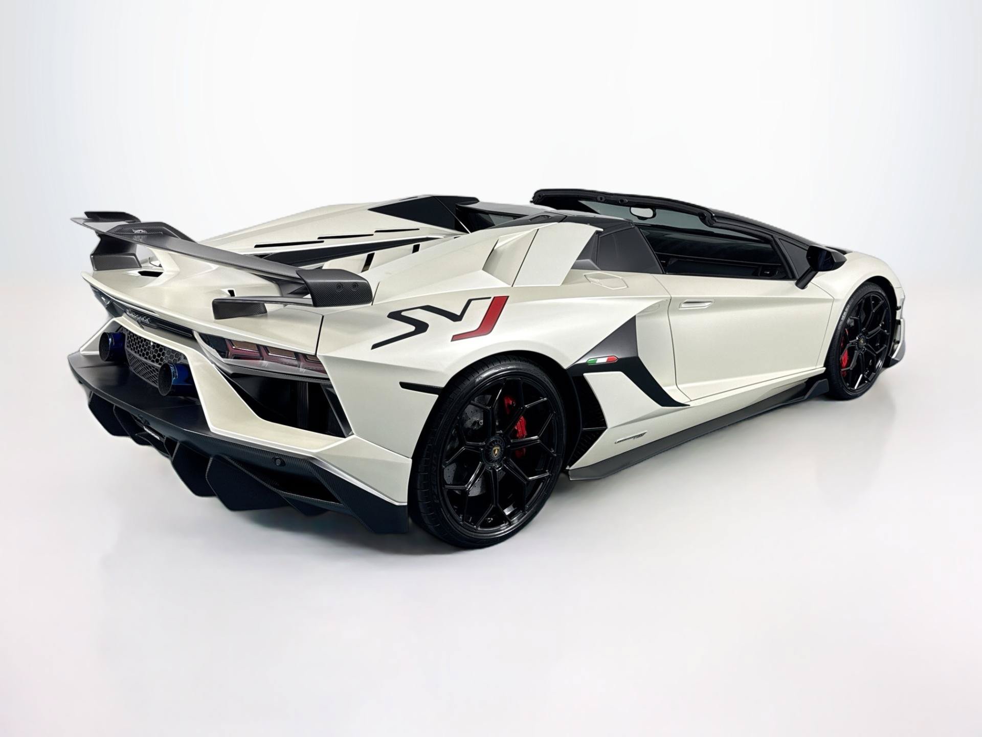 Used 2020 Lamborghini Aventador SVJ AWD/4WD video 2