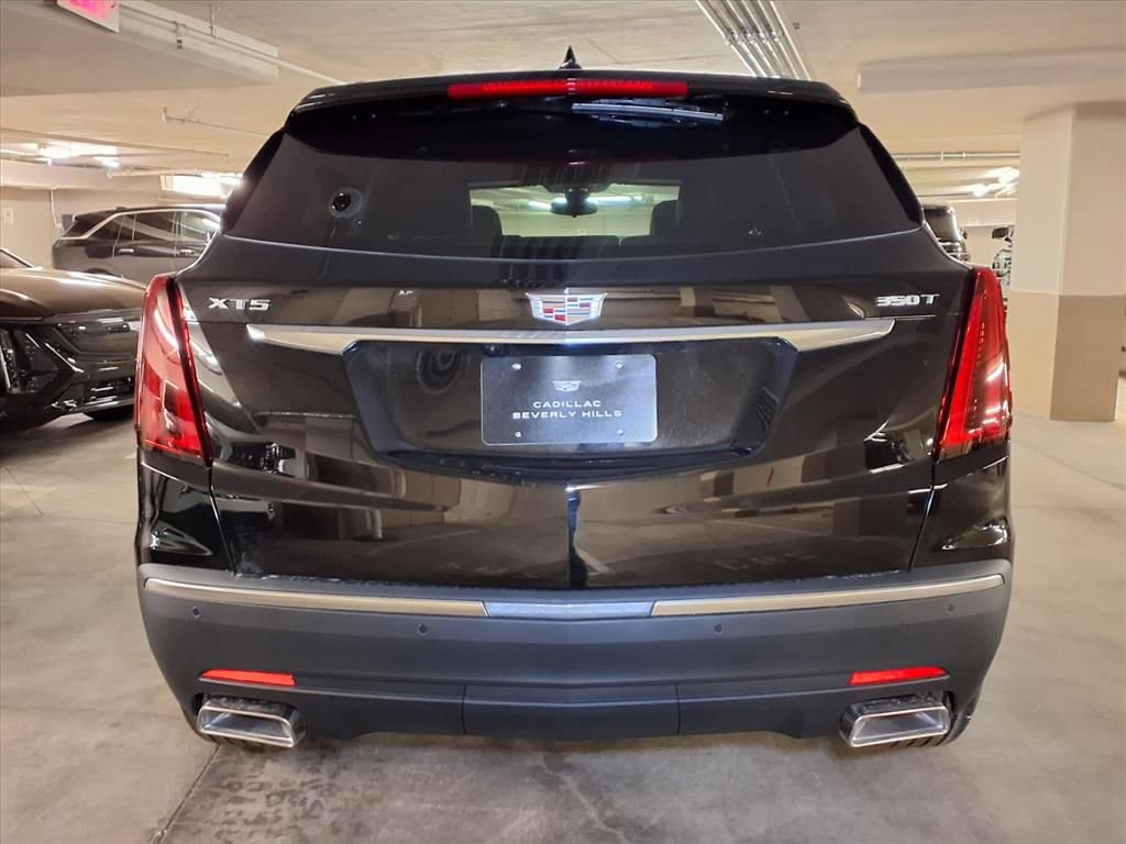 New 2026 Cadillac XT5 Luxury image 9