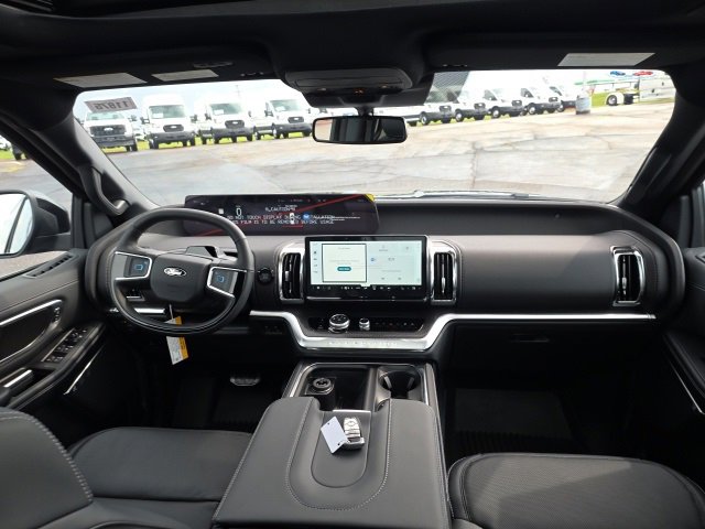 New 2025 Ford Expedition Max Platinum image 15