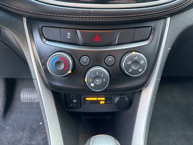 Used 2019 Chevrolet Trax LT w/ LT Convenience Package image 28