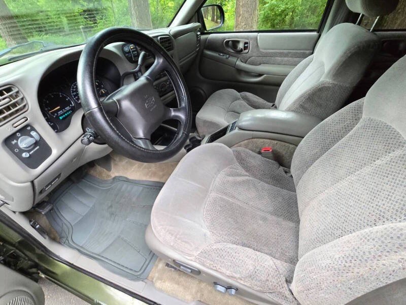 Used 2001 Chevrolet Blazer LT AWD/4WD image 4