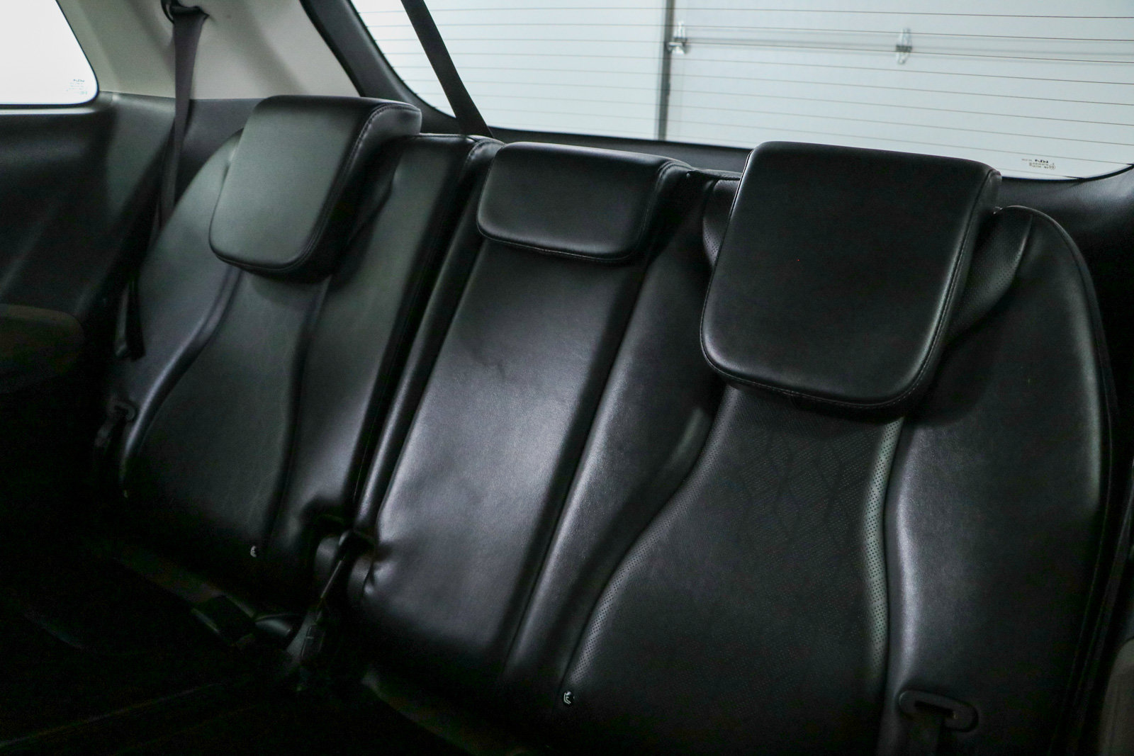 Used 2025 Kia Carnival FWD image 26