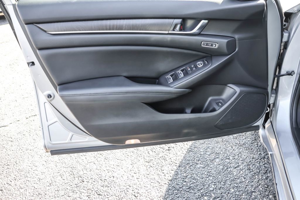 Used 2019 Honda Accord Touring image 29