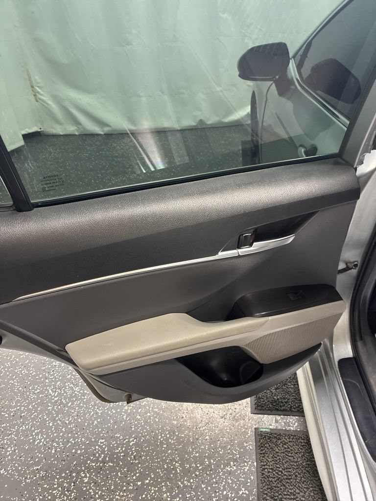 Used 2021 Toyota Camry SE FWD image 23
