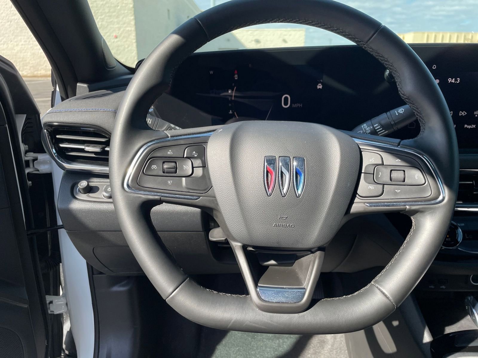 Used 2025 Buick Envista Sport Touring image 33