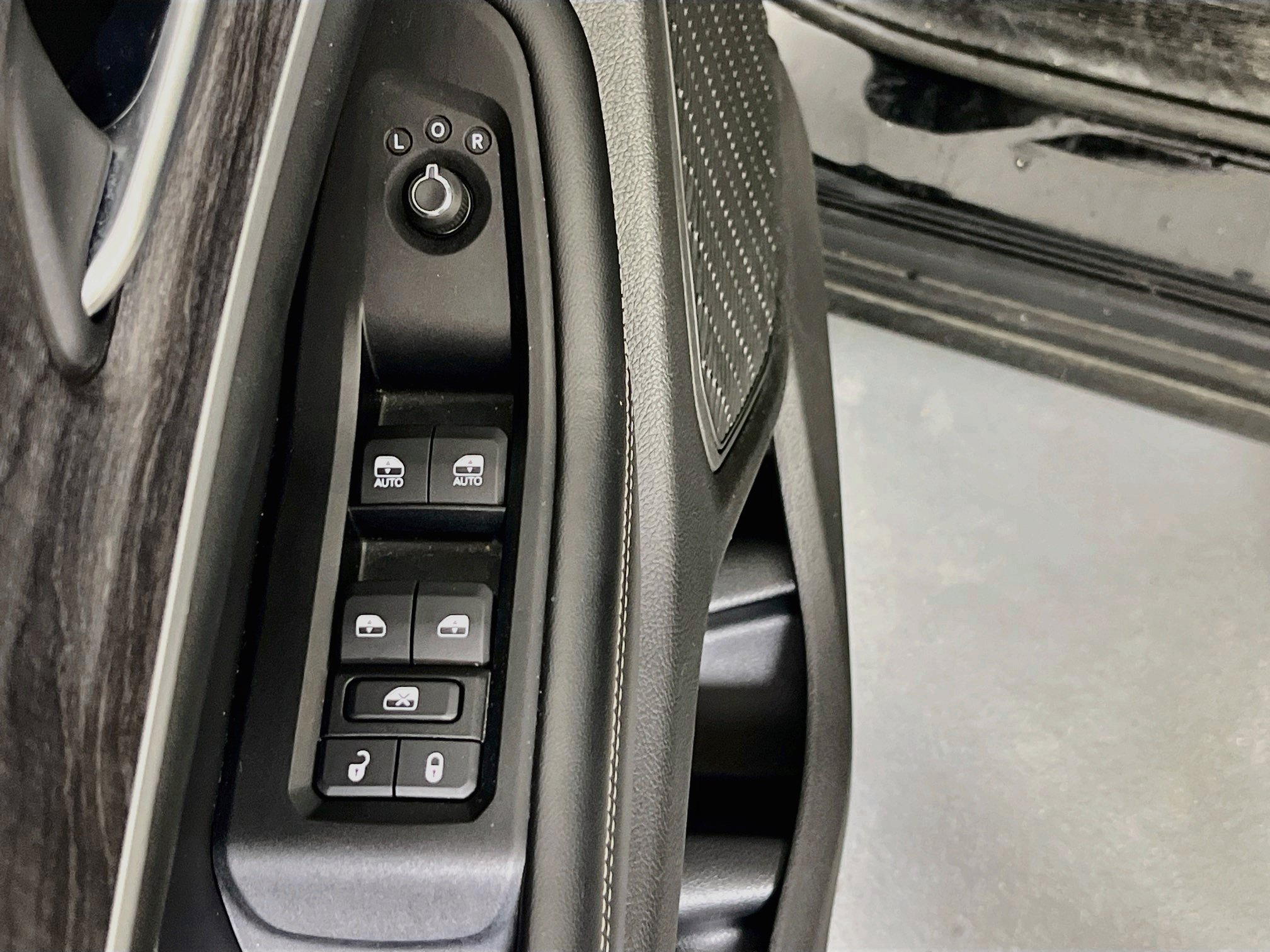 Used 2023 Jeep Grand Cherokee Limited AWD/4WD image 18