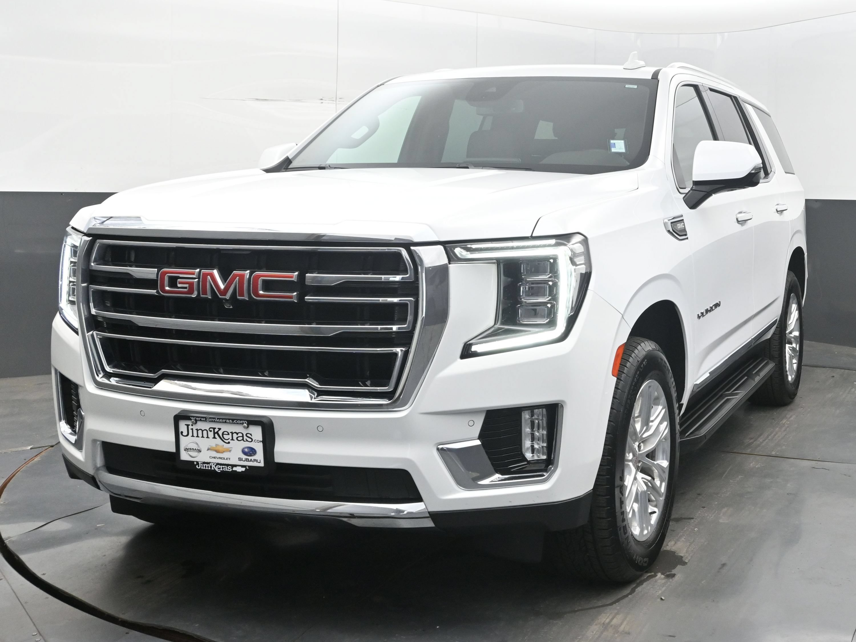 Used 2024 GMC Yukon SLT w/ SLT Luxury Package AWD/4WD image 4