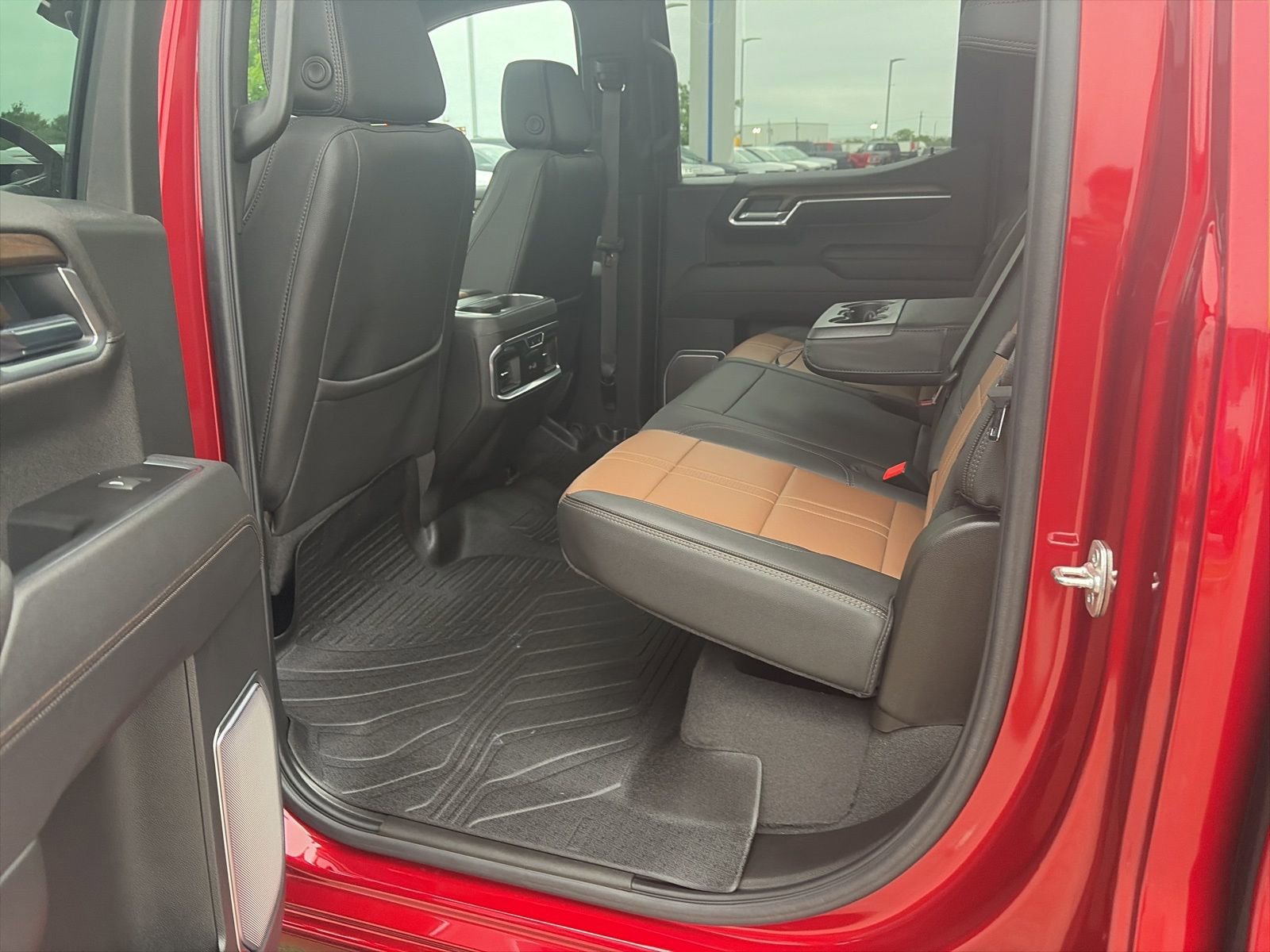 Used 2025 Chevrolet Silverado 1500 High Country w/ Technology Package image 15