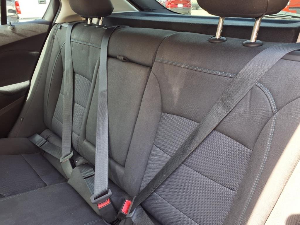 Used 2018 Chevrolet Cruze LT w/ Convenience Package image 23