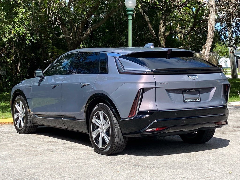 Used 2024 Cadillac Lyriq Tech RWD image 5