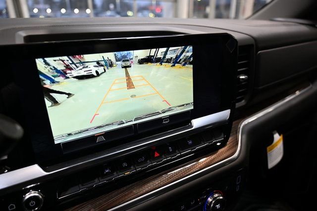 New 2026 GMC Sierra 1500 Elevation image 17
