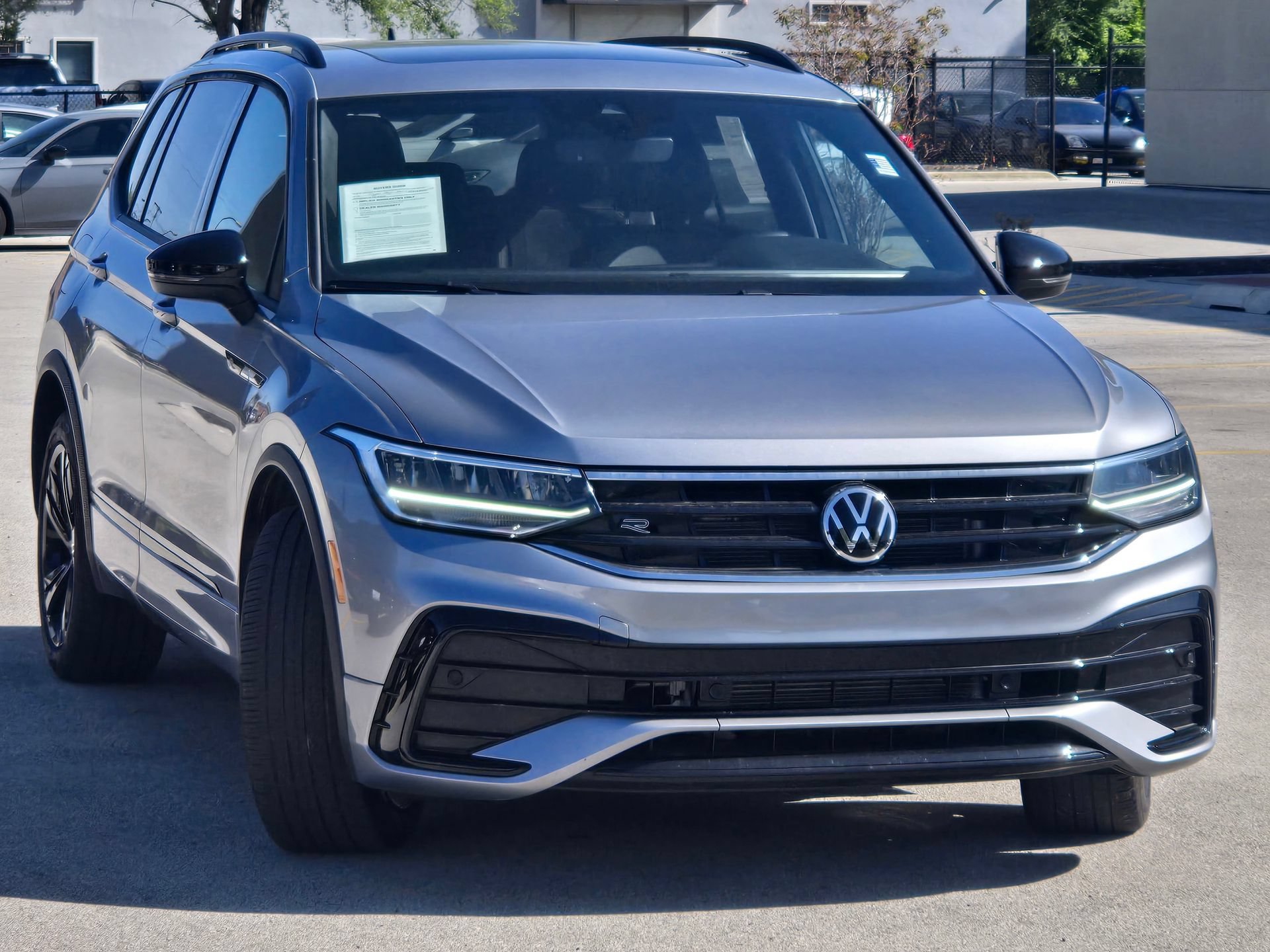 Used 2024 Volkswagen Tiguan SE R-Line w/ MDO Package, Three-Row FWD image 7