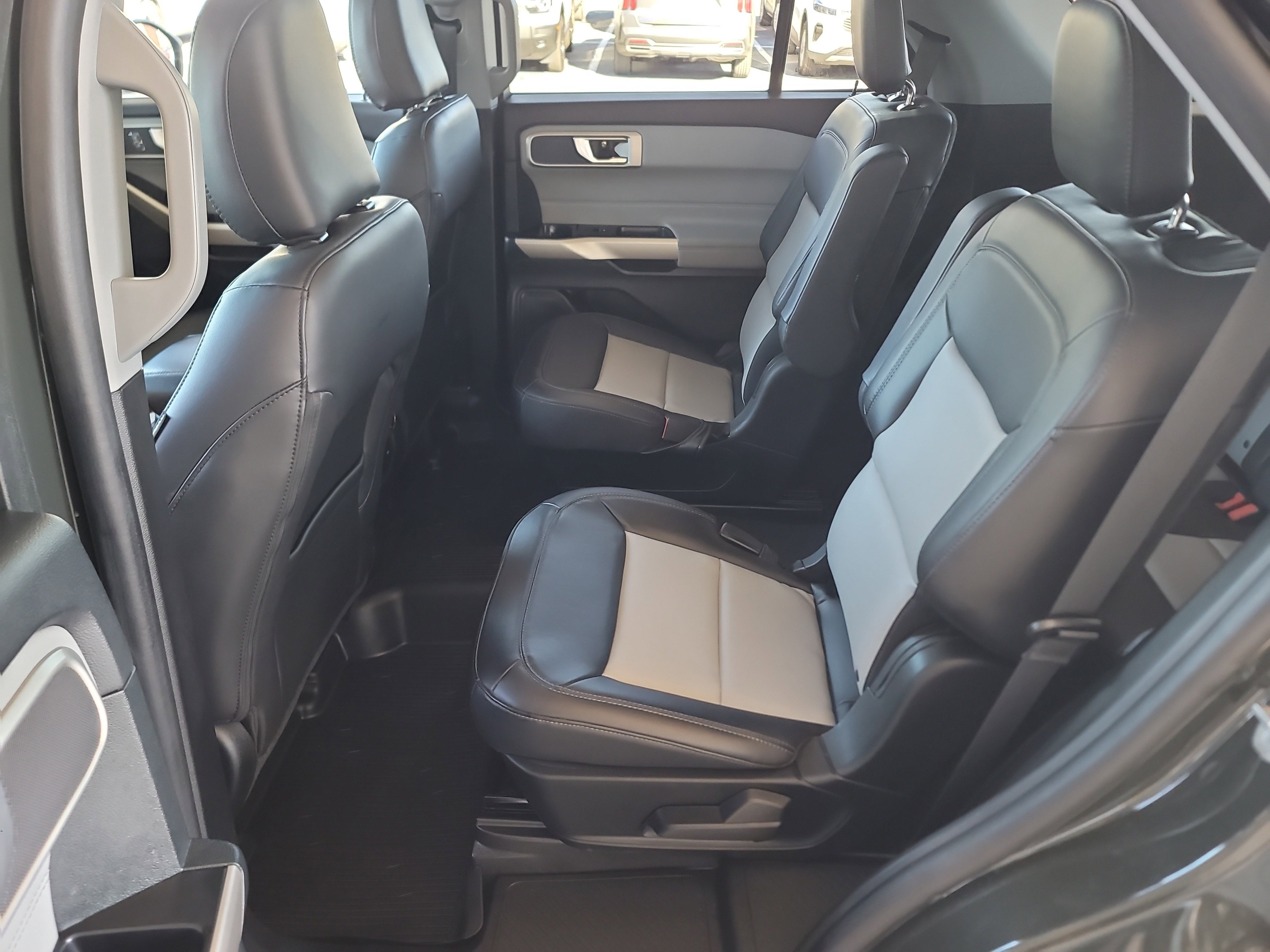 Used 2023 Ford Explorer XLT w/ Equipment Group 202A image 16