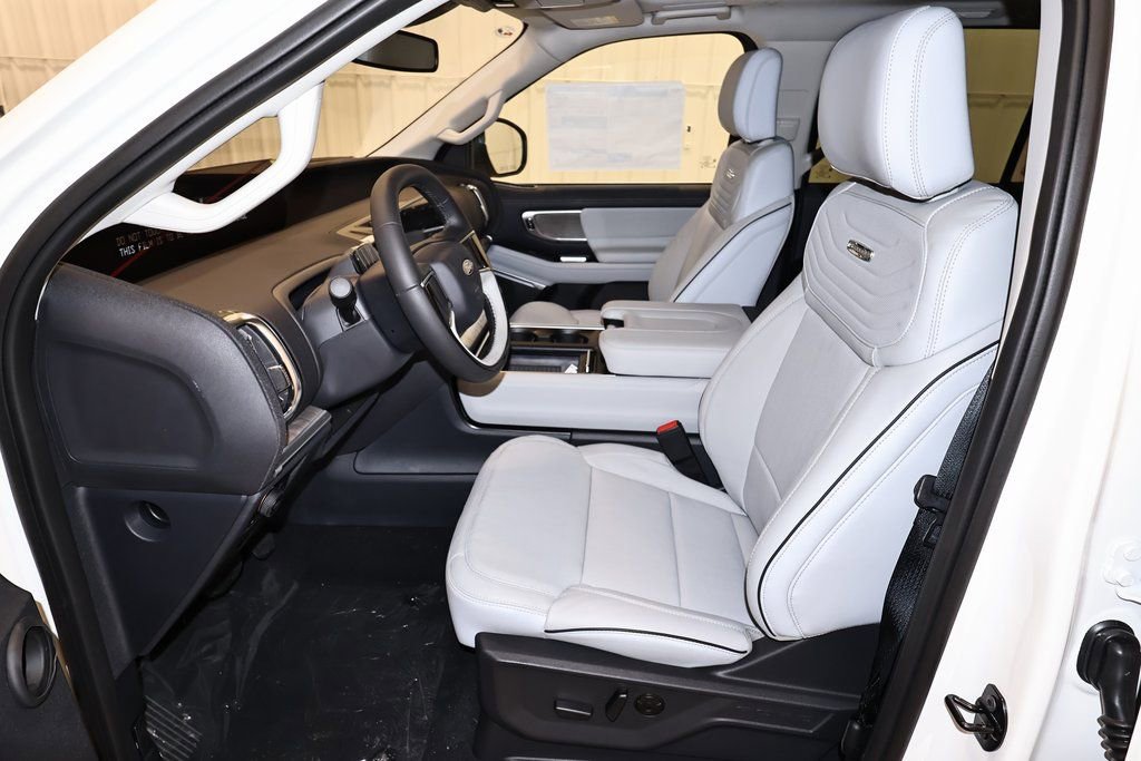 New 2025 Ford Expedition Max Platinum w/ Platinum Ultimate Package image 11