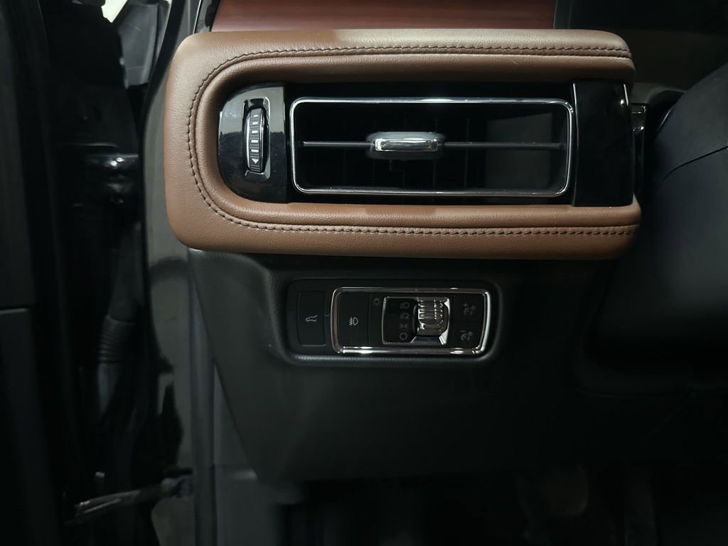 Used 2022 Lincoln Aviator Reserve w/ Equipment Group 201A image 35