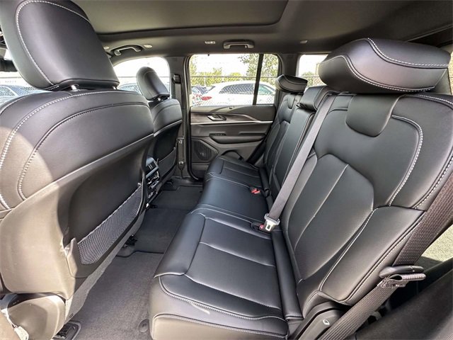New 2025 Jeep Grand Cherokee Limited image 17