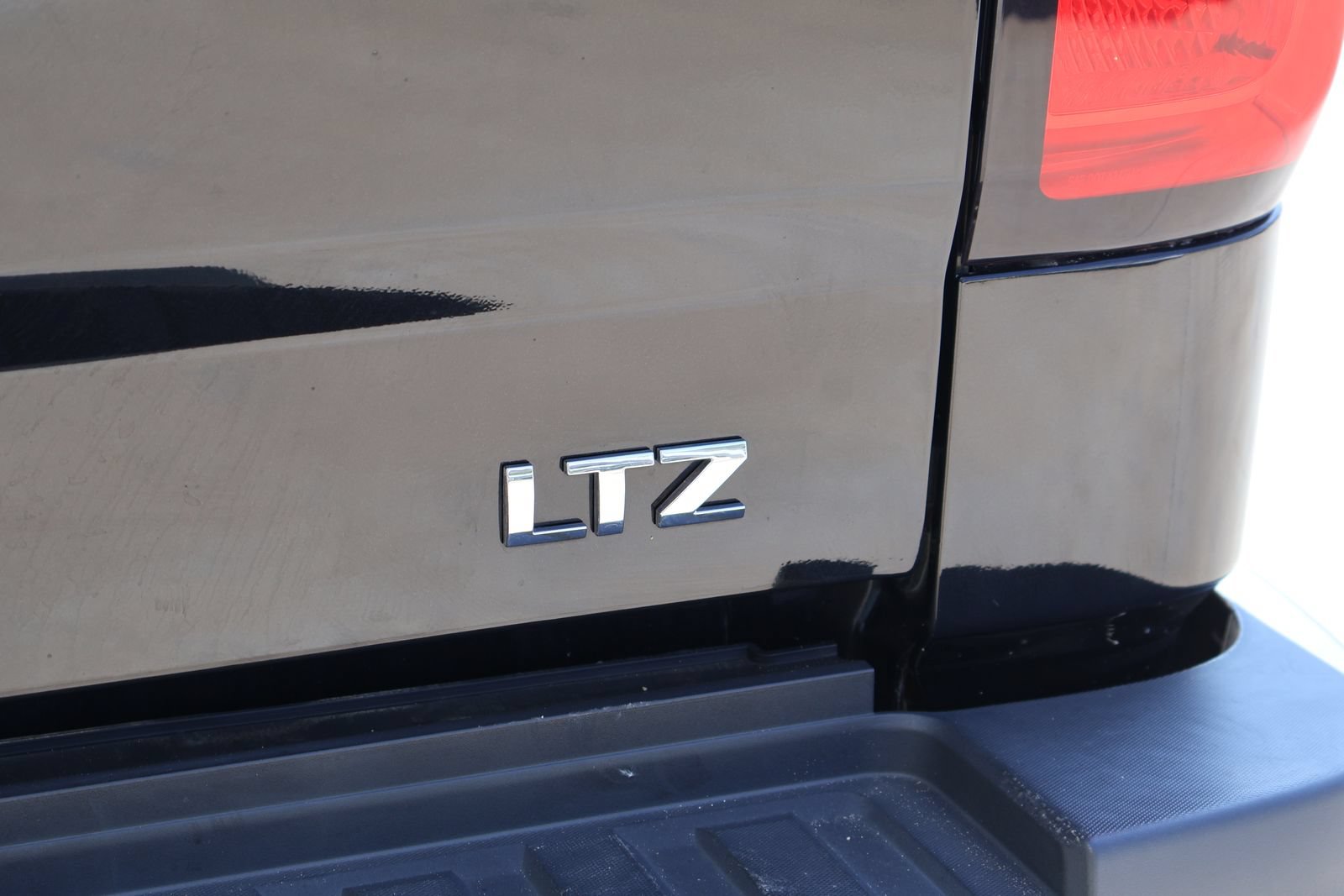 Used 2019 Chevrolet Silverado 3500 LTZ w/ Duramax Plus Package AWD/4WD image 9