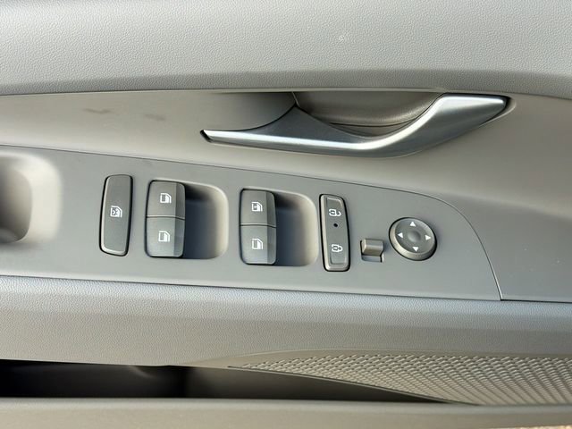 New 2026 Hyundai Elantra SE image 17