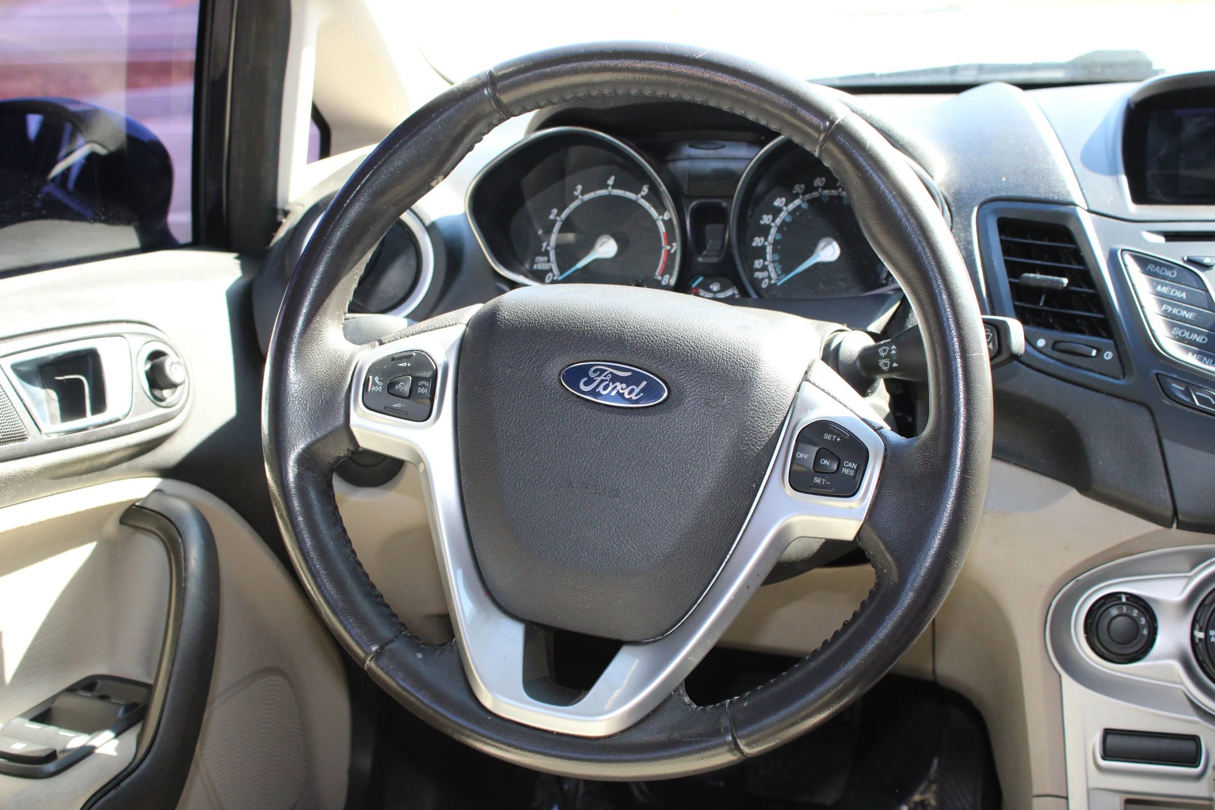 Used 2015 Ford Fiesta SE image 11