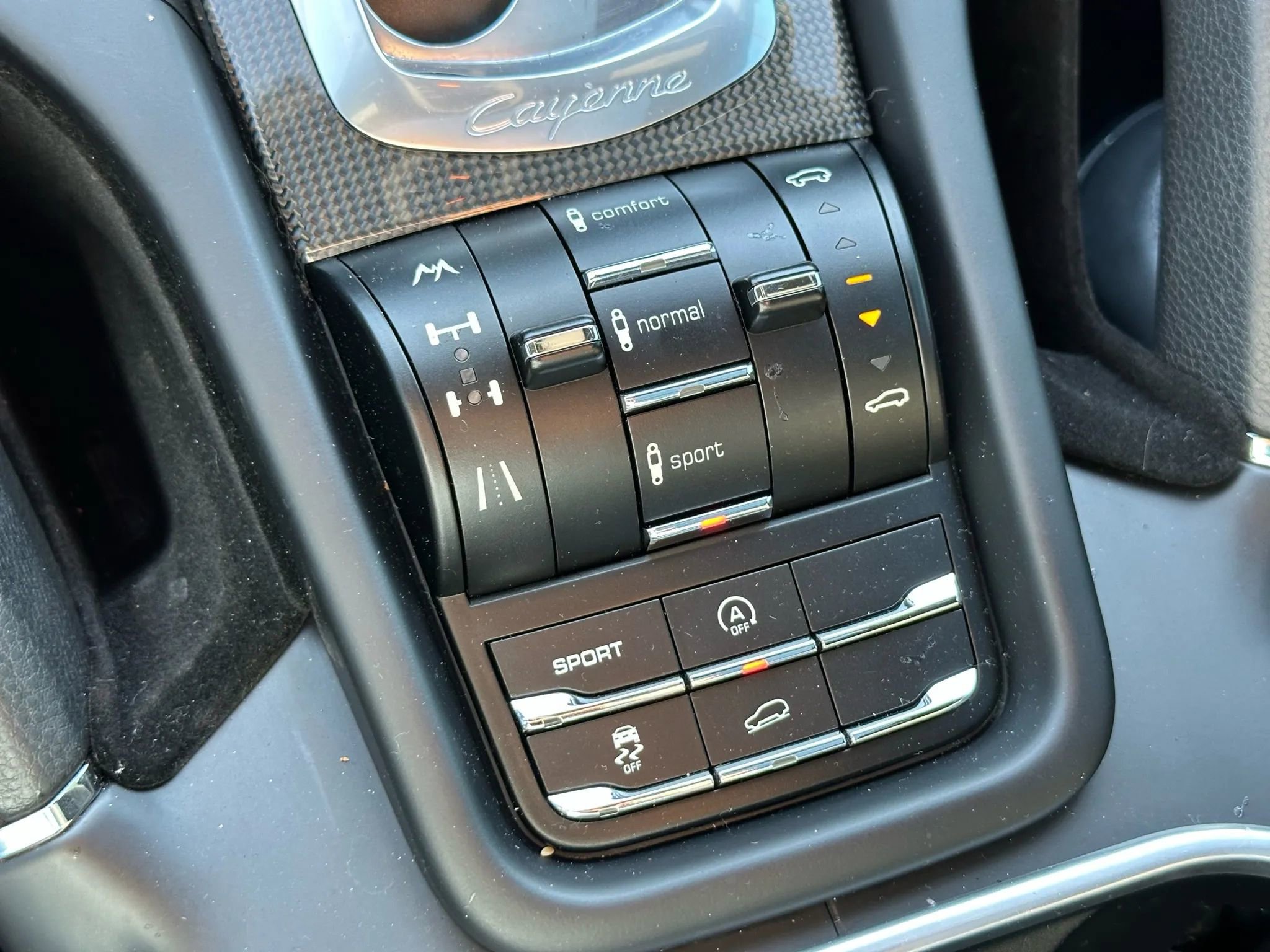 Used 2011 Porsche Cayenne S AWD/4WD image 38