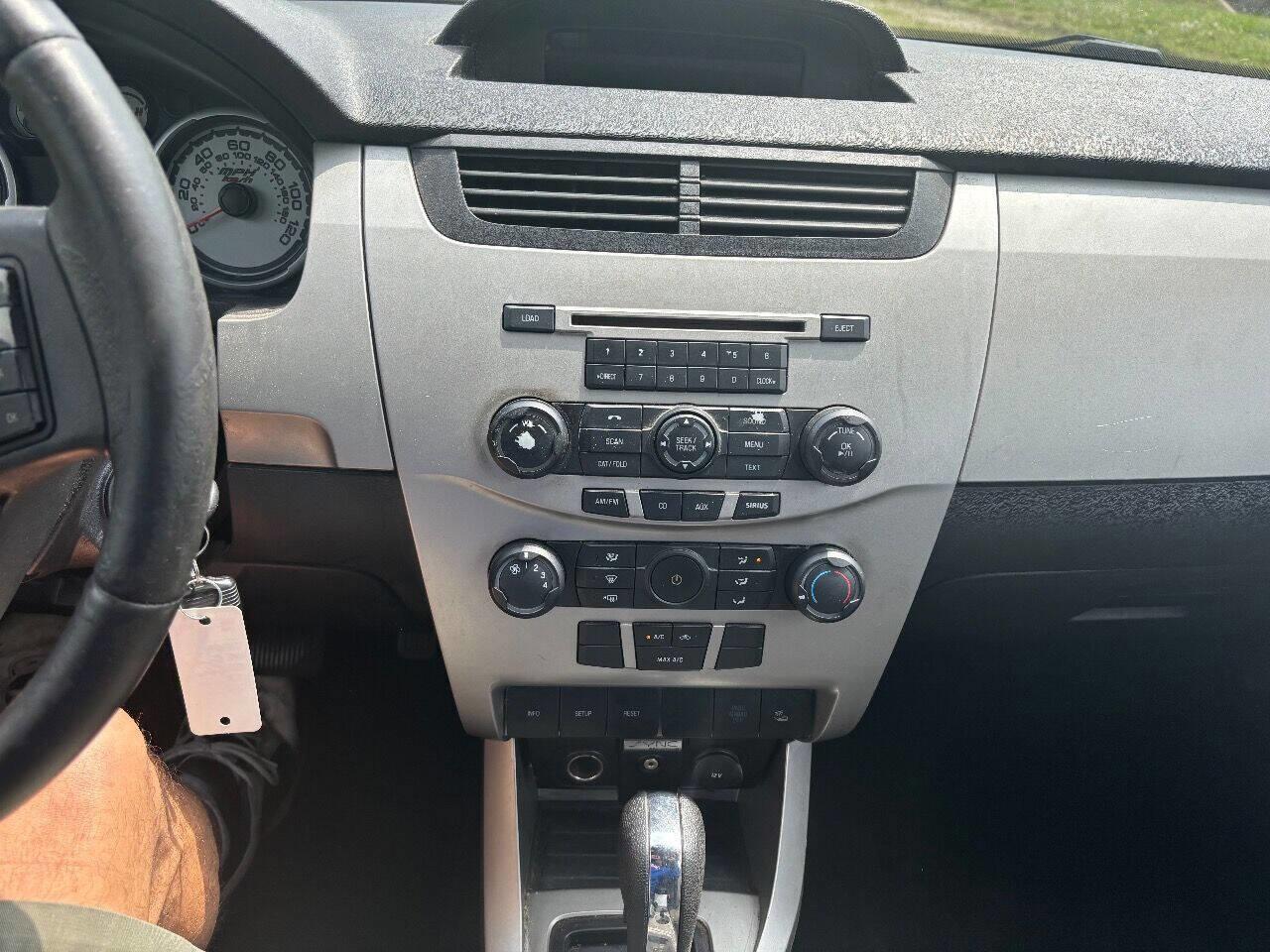 Used 2009 Ford Focus SES image 14