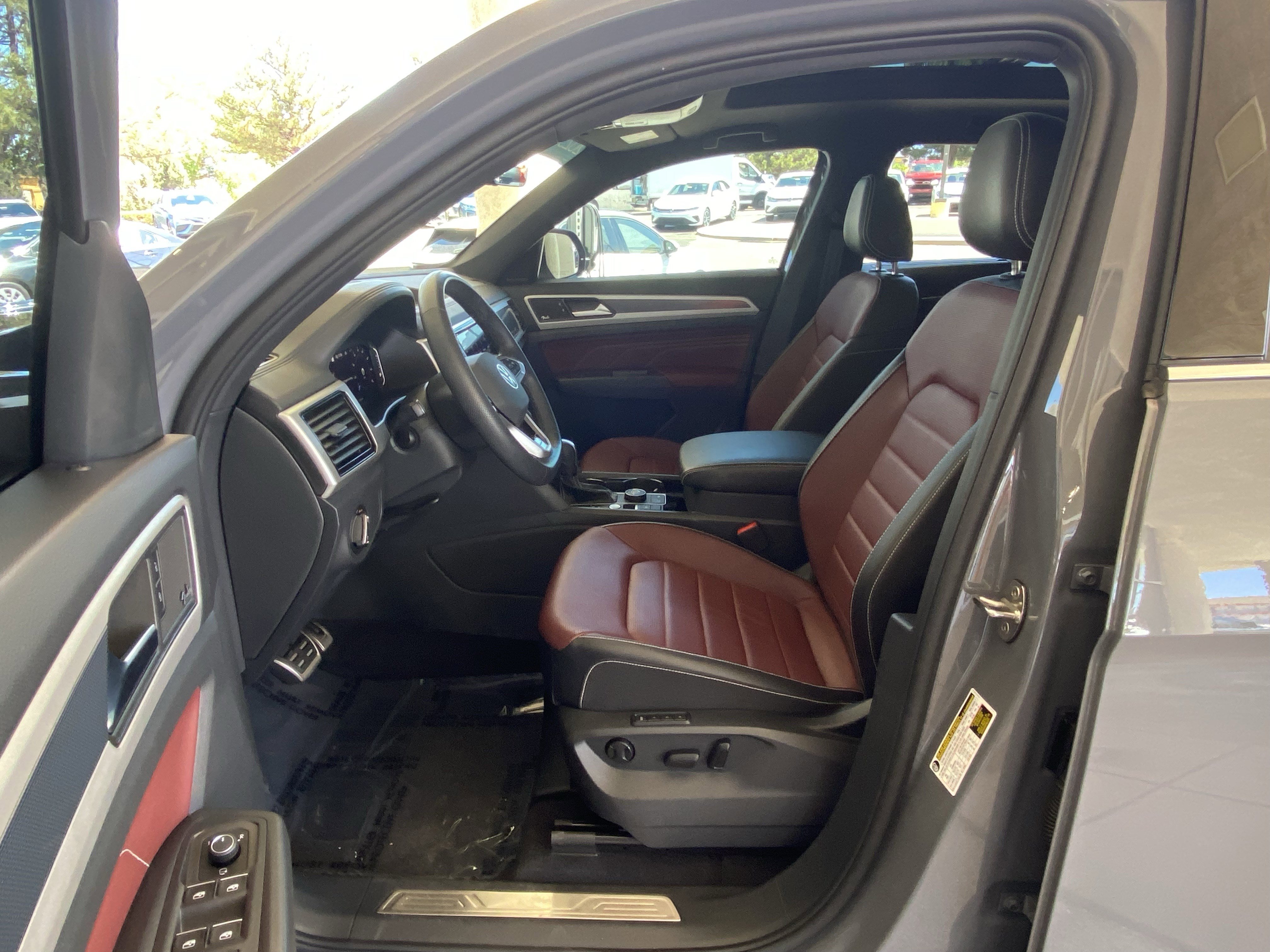 Certified 2023 Volkswagen Atlas Cross Sport SEL Premium R-Line AWD/4WD image 39