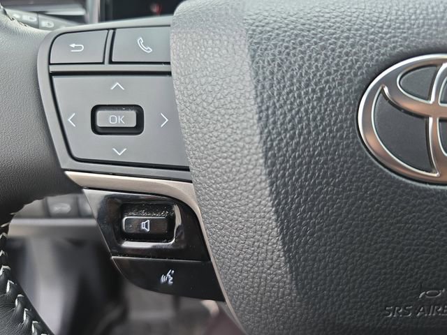 Used 2025 Toyota Camry SE w/ Convenience Package image 16