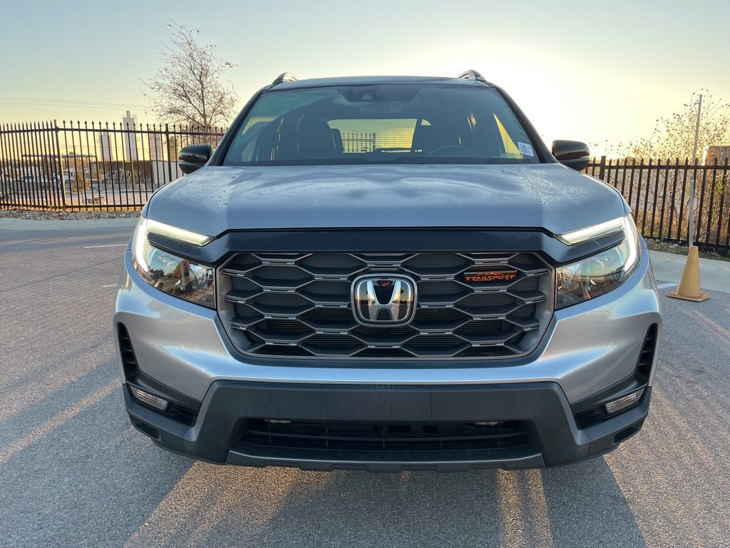 Used 2022 Honda Passport TrailSport image 2