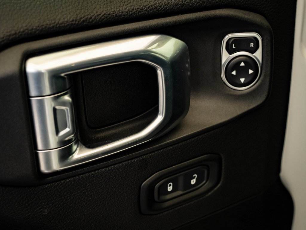 Used 2023 Jeep Wrangler Unlimited Sahara w/ Cold Weather Group image 26