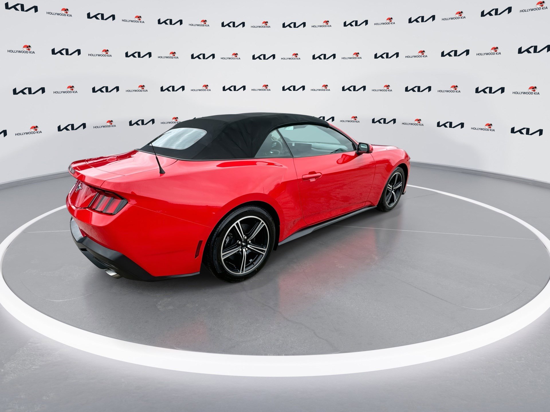 Used 2024 Ford Mustang Convertible image 8
