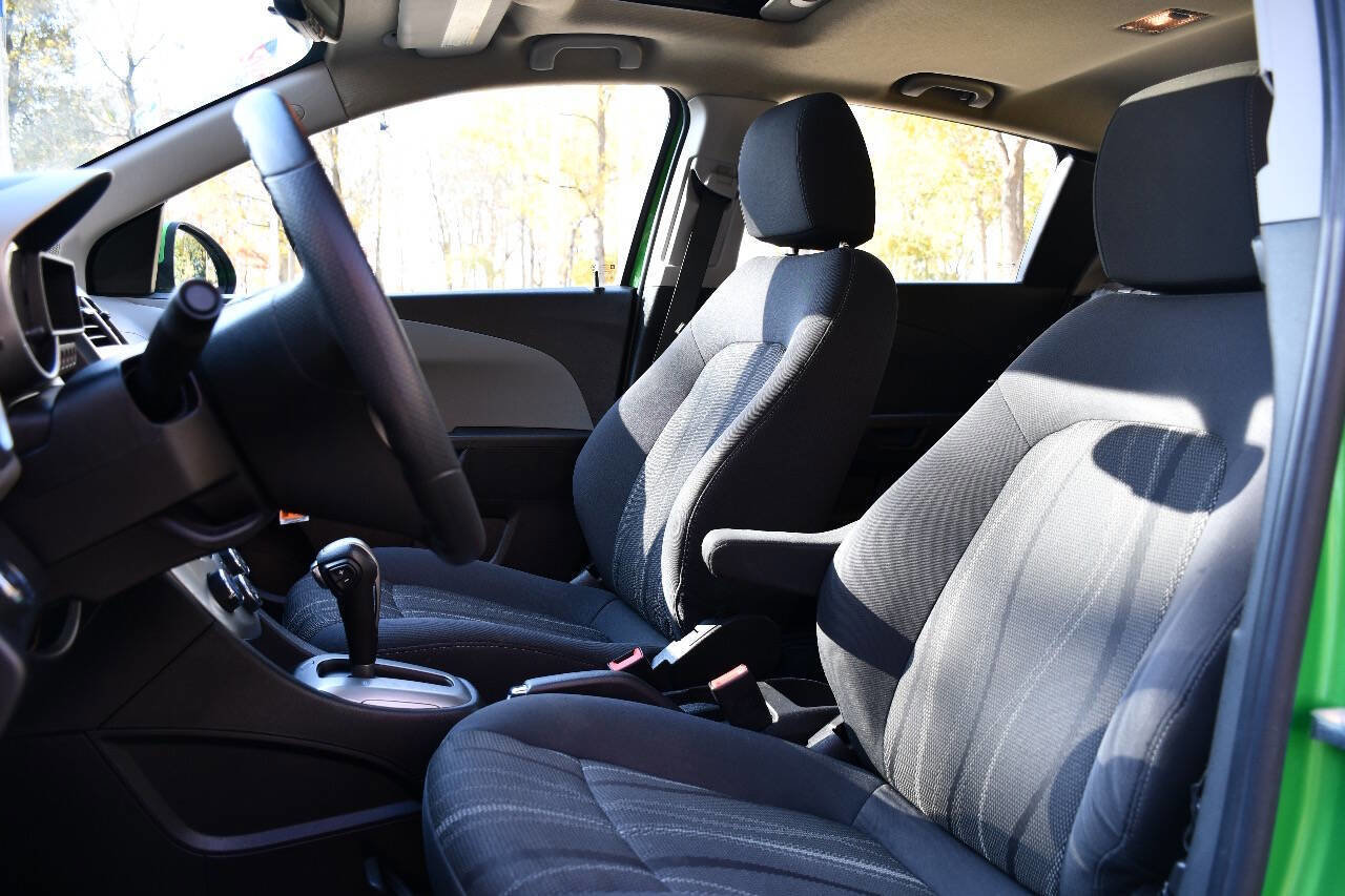 Used 2014 Chevrolet Sonic LT w/ LT Spring Promotional Package image 10