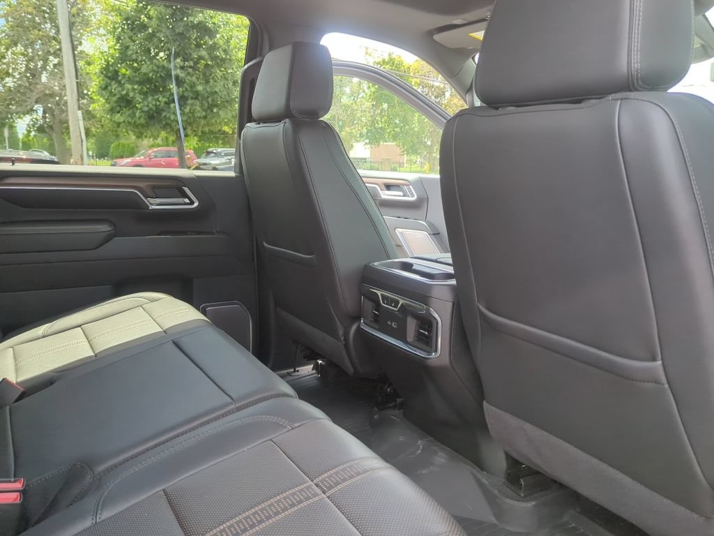 Certified 2025 Chevrolet Silverado 3500 High Country w/ High Country Premium Package AWD/4WD image 19