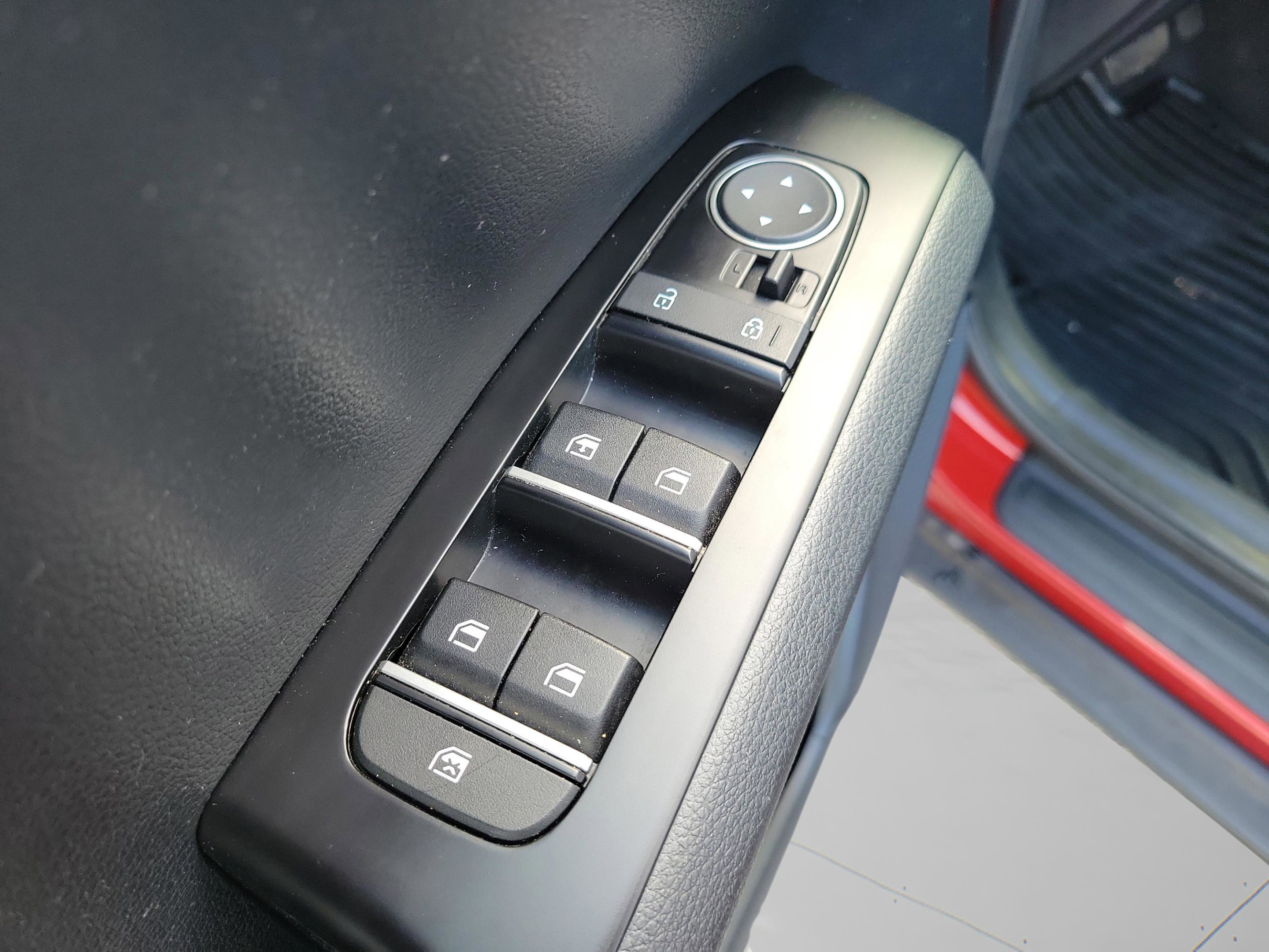 Used 2022 Kia Soul LX image 18