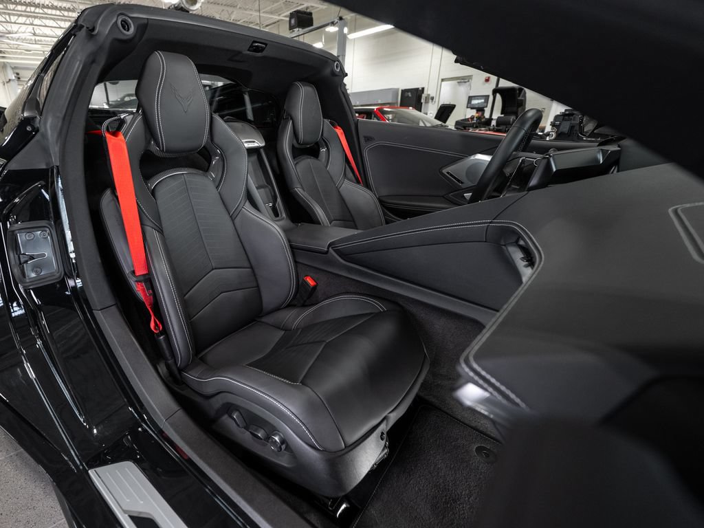 Used 2024 Chevrolet Corvette Z06 RWD image 16