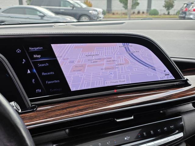 Used 2023 Cadillac Escalade Premium Luxury image 32