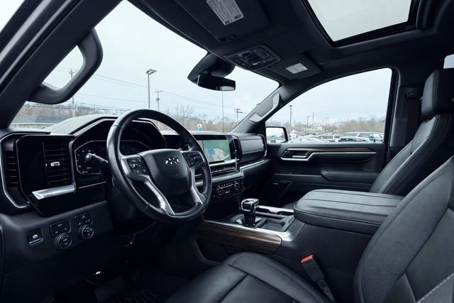 Used 2025 Chevrolet Silverado 1500 RST w/ Convenience Package II image 12