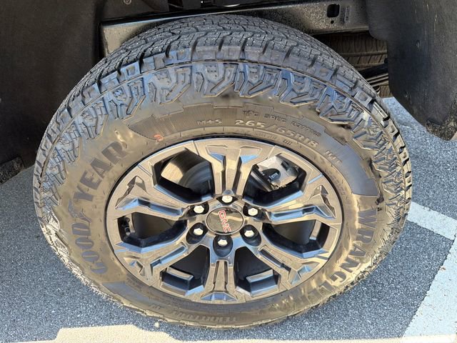 Certified 2025 GMC Canyon Elevation image 19