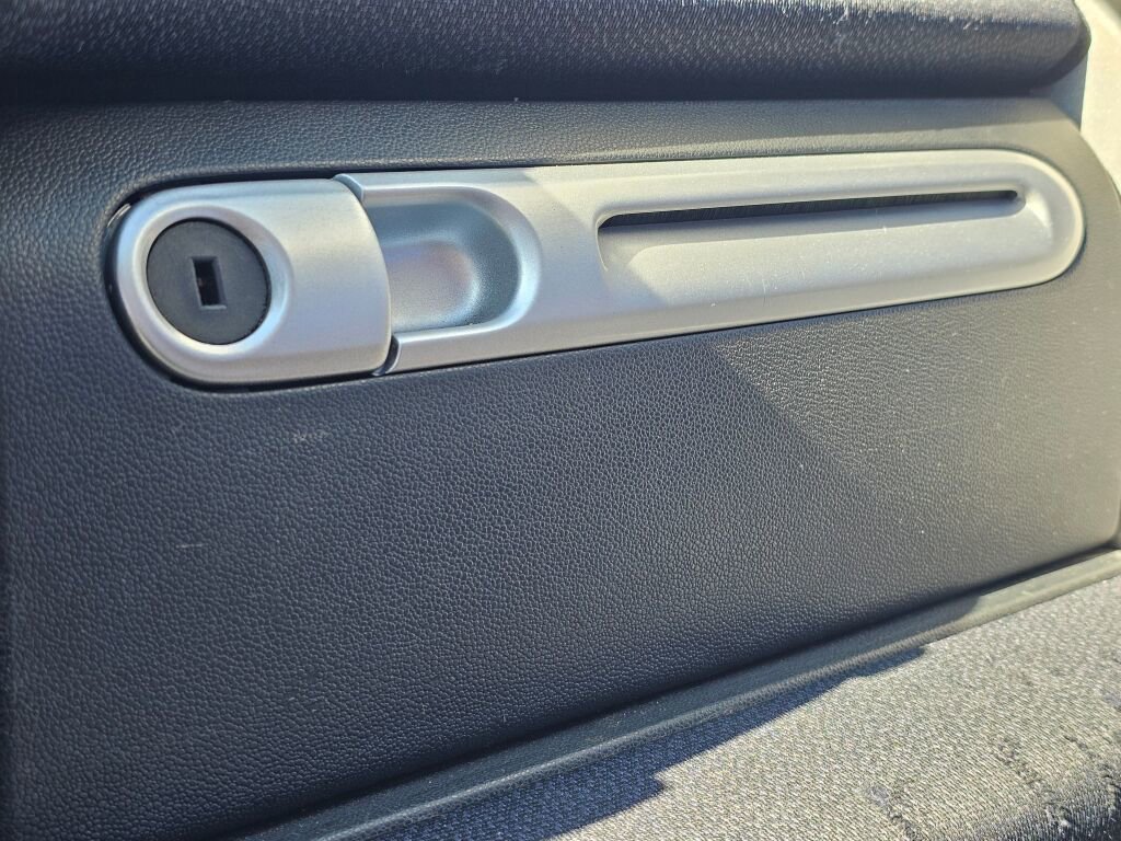 Used 2015 smart fortwo pure image 22