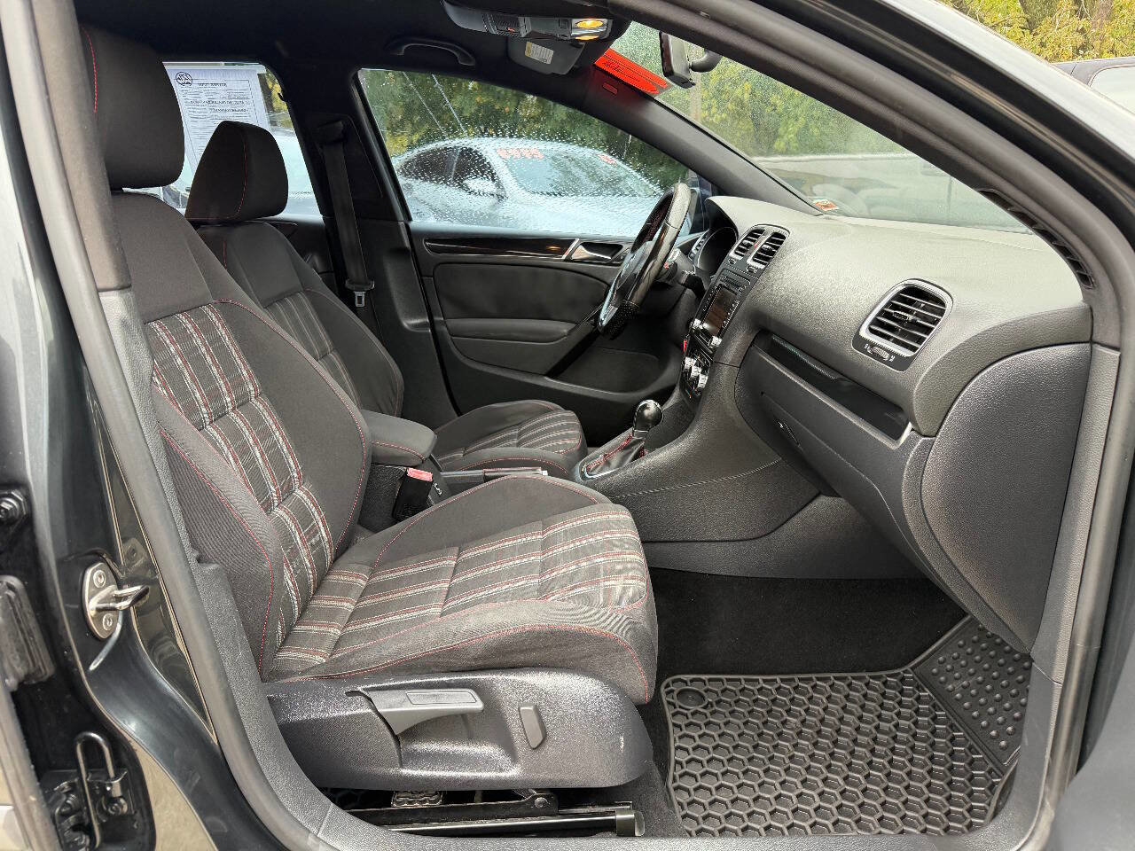 Used 2010 Volkswagen GTI 4-Door image 10