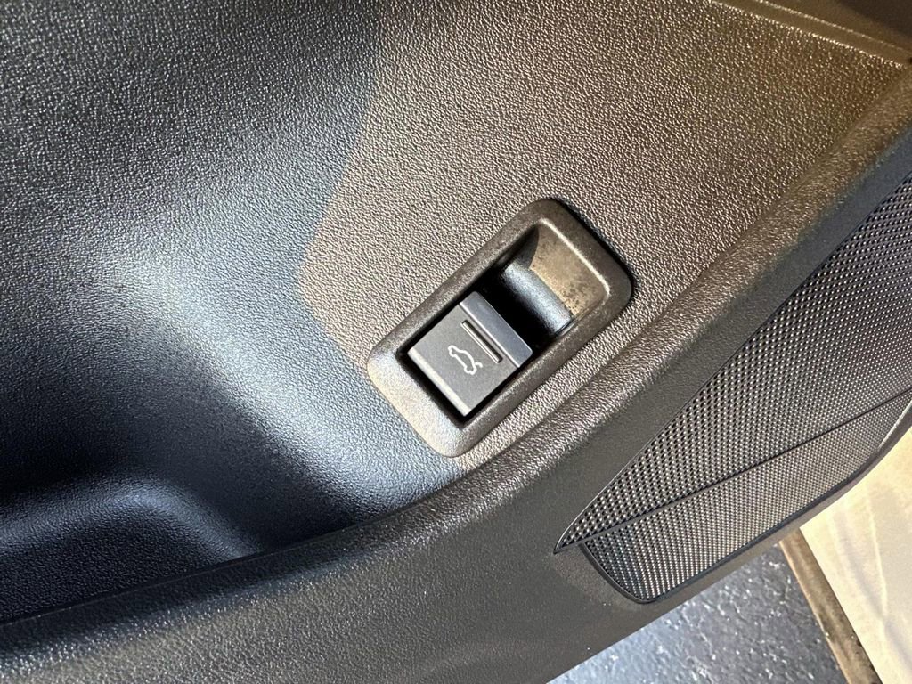 Used 2025 Audi Q4 e-tron Premium w/ Convenience Package image 12