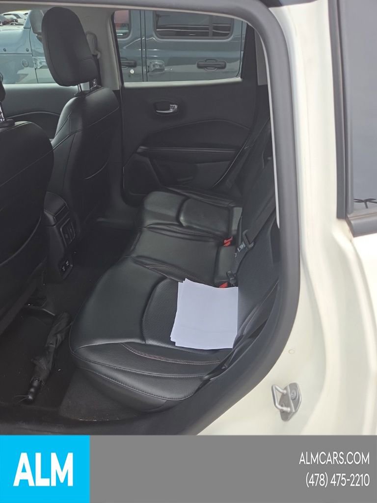 Used 2018 Jeep Compass Limited w/ Navigation Group AWD/4WD image 7