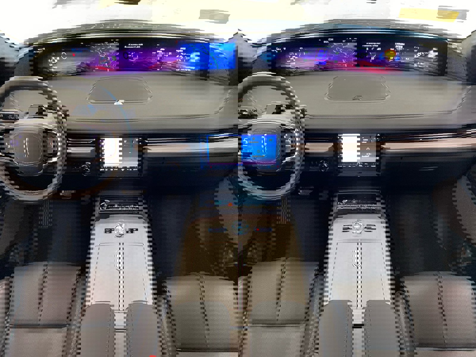 Used 2025 Lincoln Navigator Reserve w/ Jet Appearance Package image 15