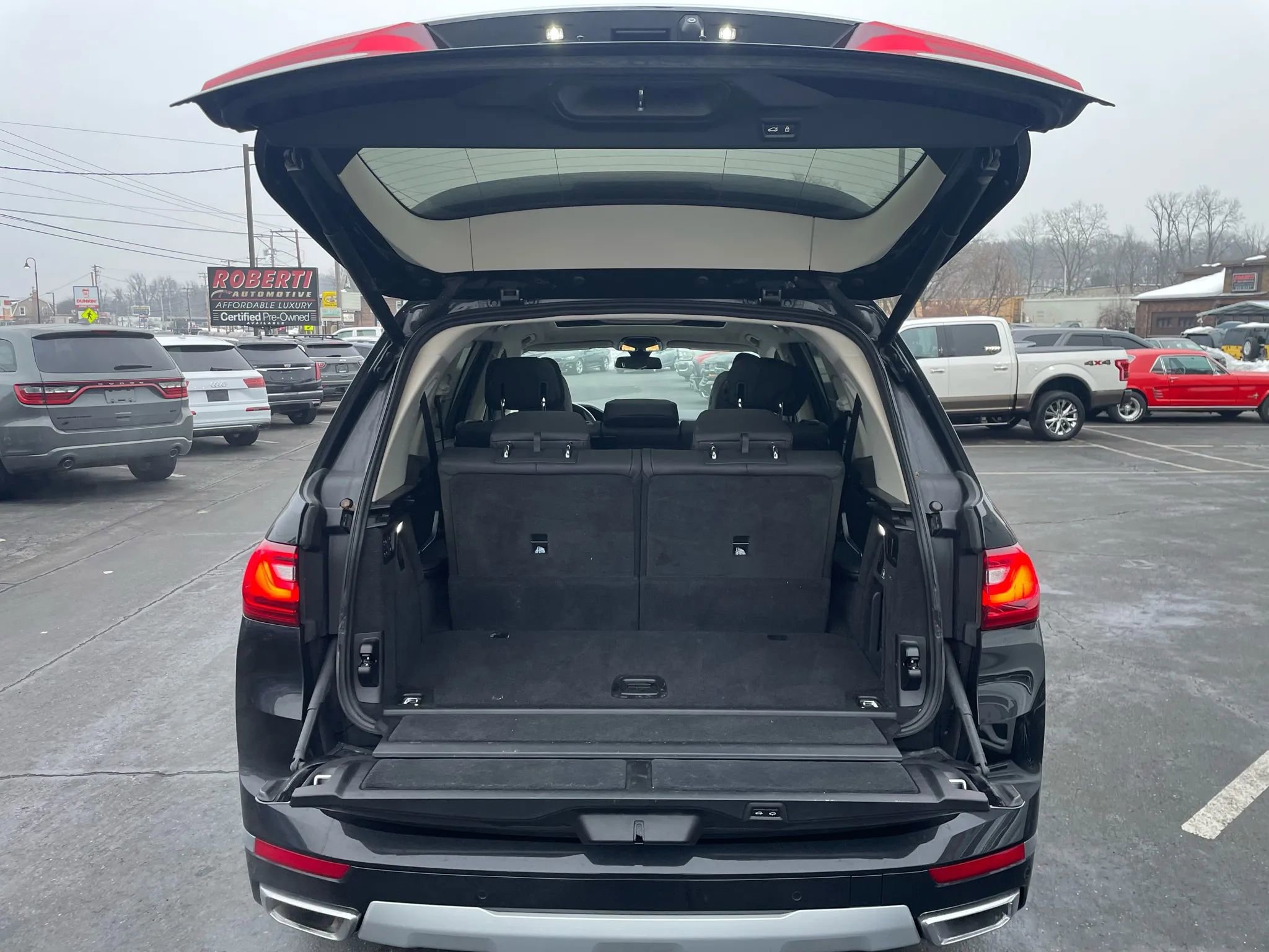 Used 2021 BMW X7 xDrive40i w/ Premium Package AWD/4WD image 5