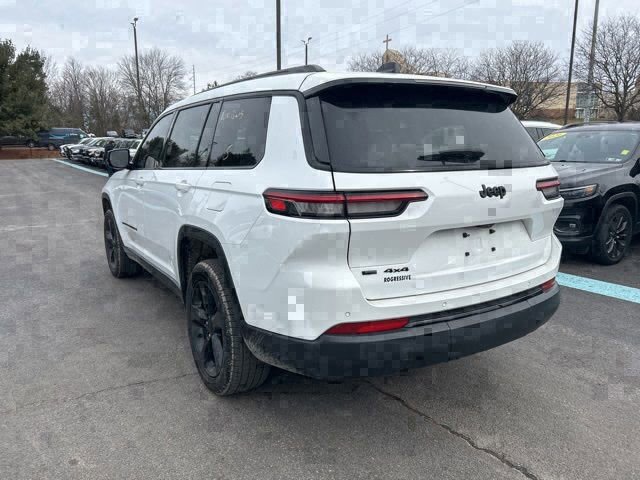 Used 2023 Jeep Grand Cherokee L Laredo image 3