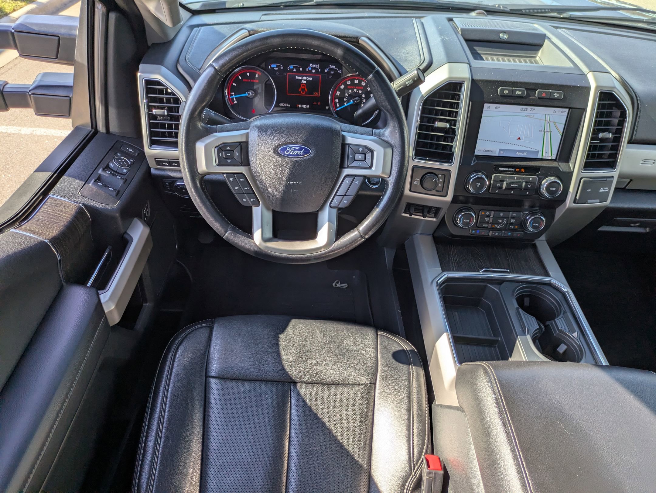 Used 2021 Ford F250 Lariat image 36