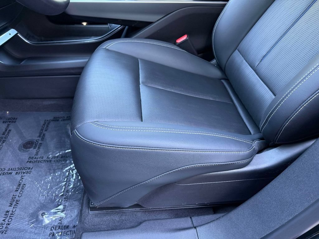 Used 2024 Cadillac Lyriq Luxury AWD/4WD image 3